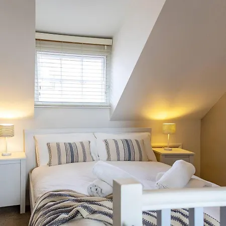 Coastguards With Parking *