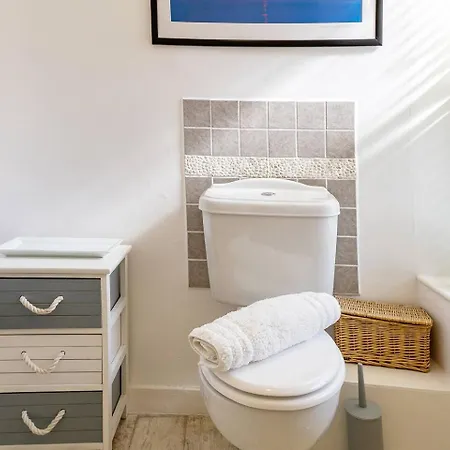 Coastguards With Parking 펜션 휫비