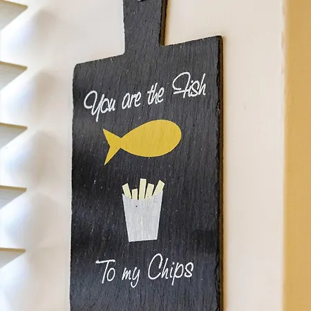 Coastguards With Parking Holiday home Whitby