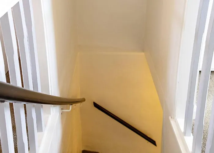 Coastguards With Parking * 惠特比