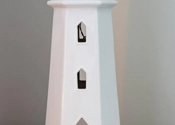 Coastguards With Parking 惠特比