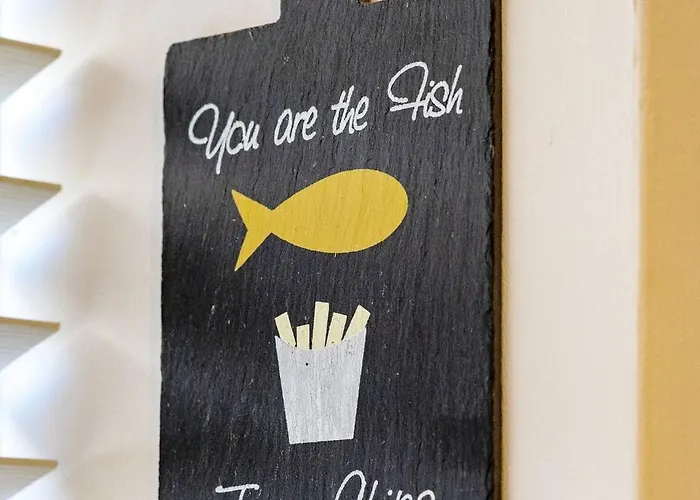 Coastguards With Parking 度假居 惠特比