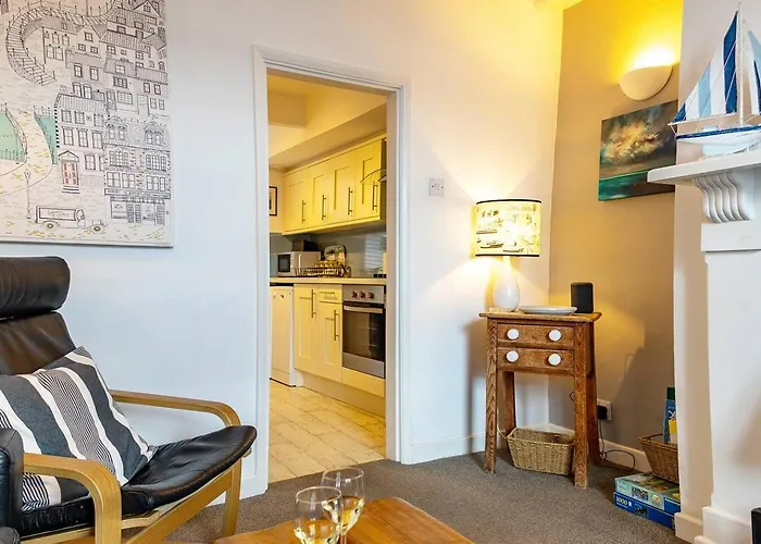 Coastguards With Parking * Whitby